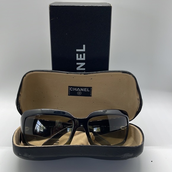 Chanel green sunglasses w/ gradient tint - Picture 10 of 12